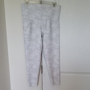 SPANX Booty Boost White Camouflage Leggings